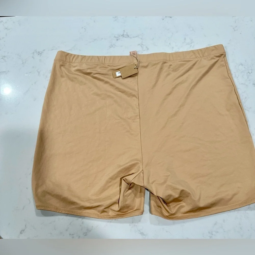 SKIMS SIGNATURE SWIM MID WAIST SHORT OCHO SIZE 4X